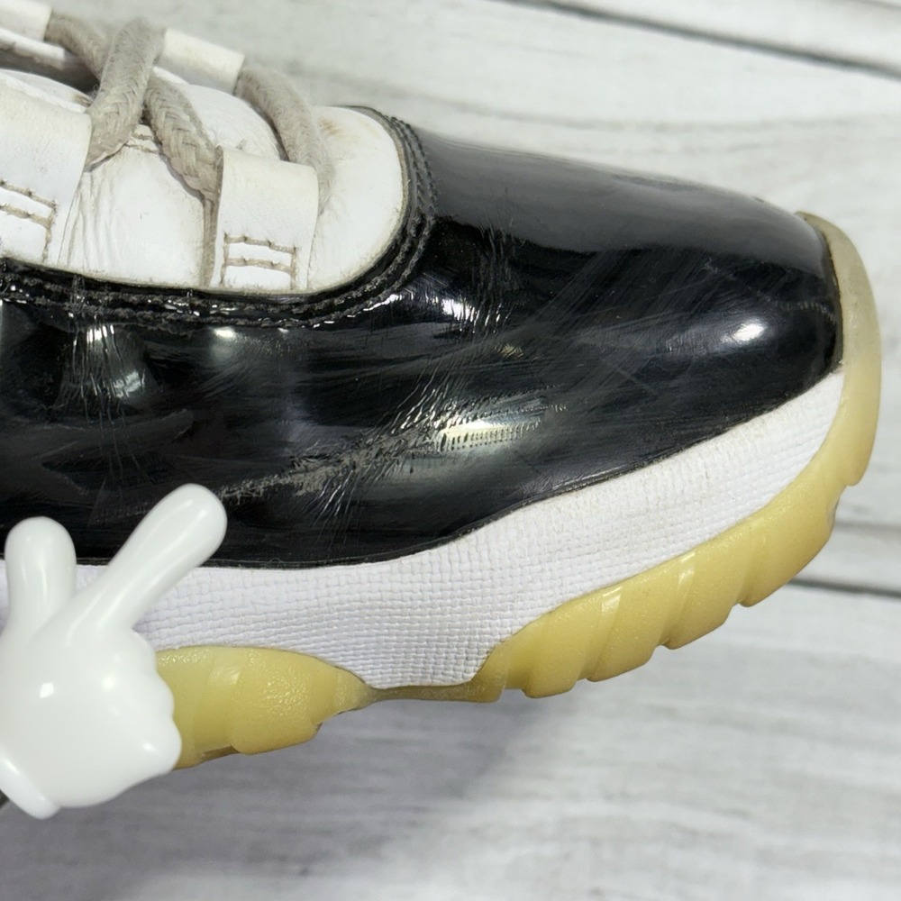 Air Jordan 11 Retro Basketball Shoes 10.5 Gratitude Defining Moments CT8012 170 - Picture 6 of 16